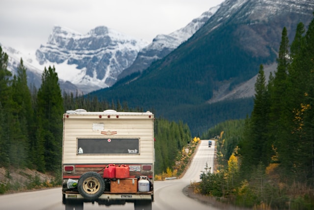 How to Use an RV Loan Interest Rate Calculator?